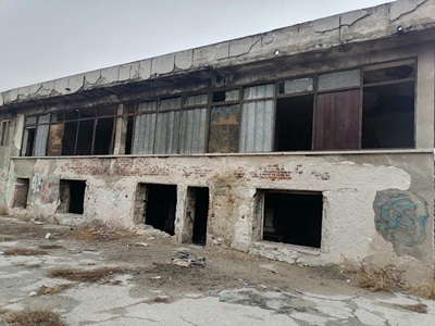 изоставено училище
