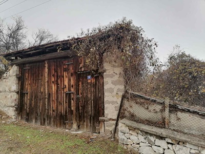 разрушена къща